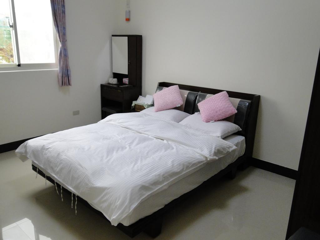 成功民宿 Km Bed And Breakfast Ťin-chua Pokoj fotografie